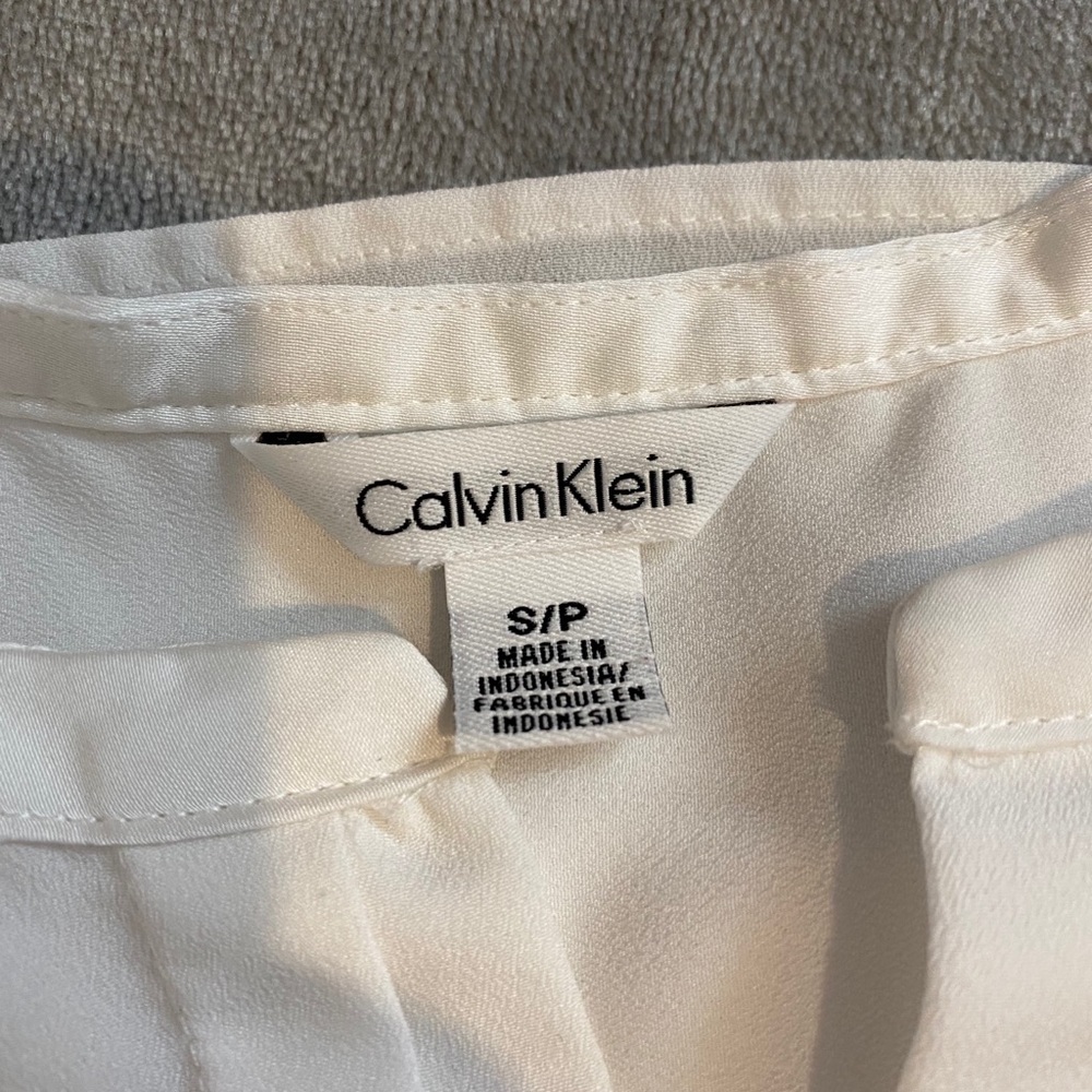 Calvin Klein top - Picture 2 of 4